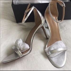 Banana republic silver heels never worn